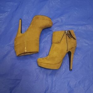 GBG Los Angeles Tan Heeled Ankle Boots